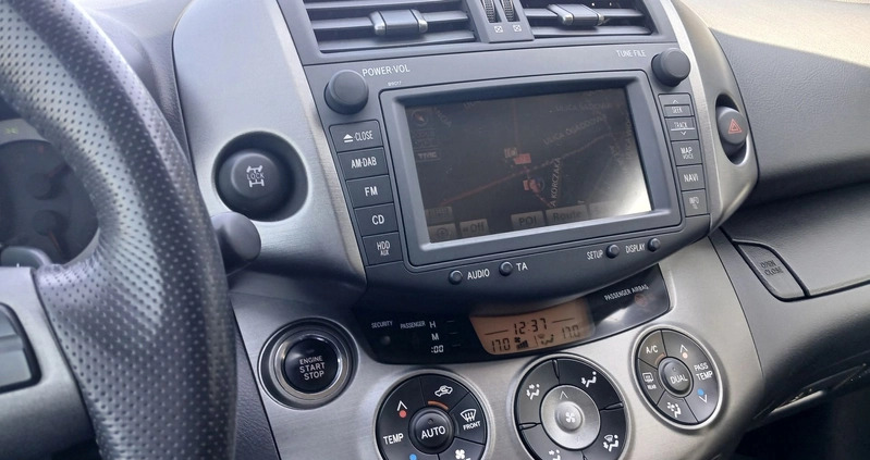 Toyota RAV4 cena 55900 przebieg: 240535, rok produkcji 2011 z Kalisz małe 596